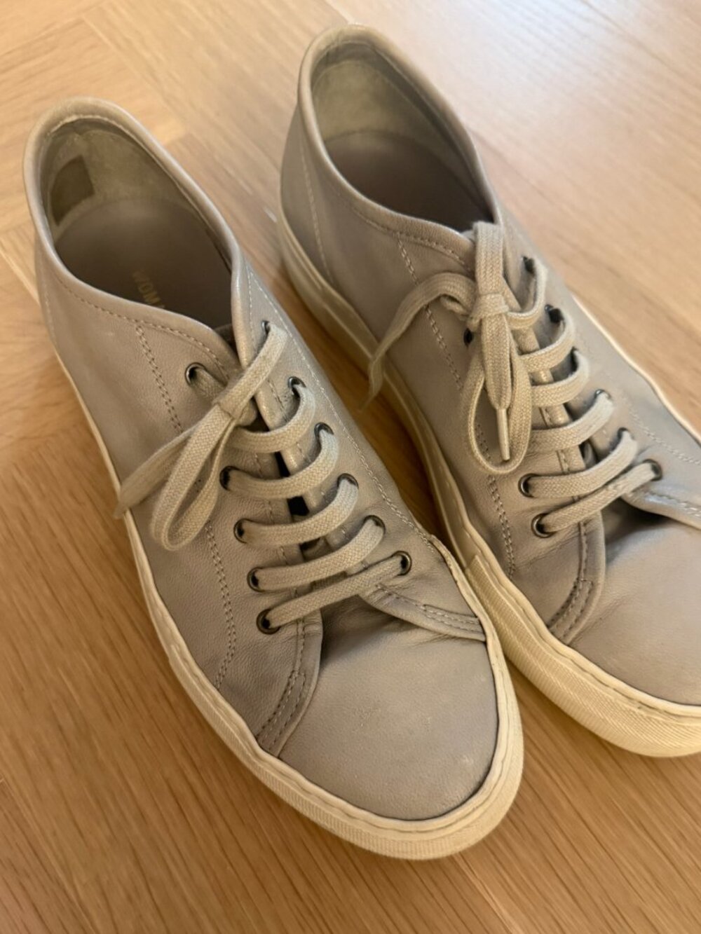 Gray Common Project Sneakers Women's Size 8 Used